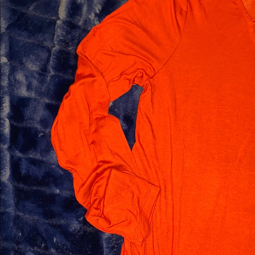 🌟🌟🌟OLD NAVY. CRISS CROSS NECKLINE. Longer & Loose Fit - Picture 3 of 9